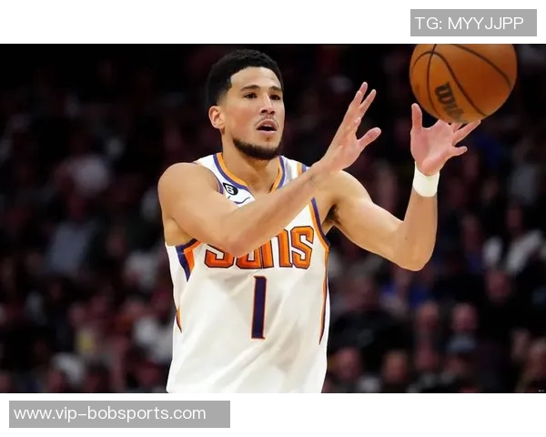 布克高效发挥助球队取胜13投6中贡献19分6板5助3断正负值17