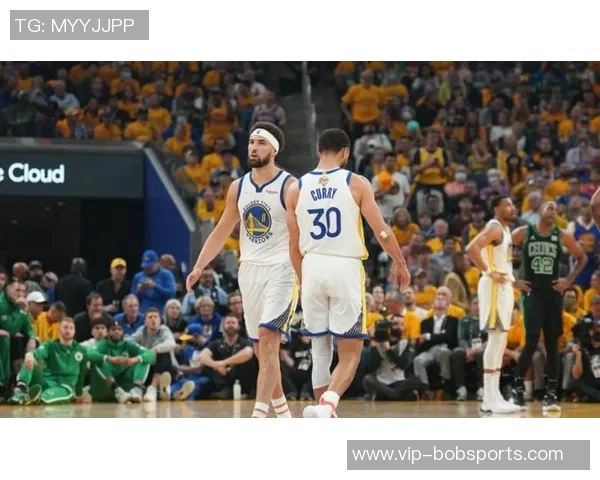 克莱汤普森逆袭之路单节狂砍37分单场14记三分震撼全场的传奇表现 克莱汤普森逆袭之路单节狂砍37分单场14记三分震撼全场的传奇表现