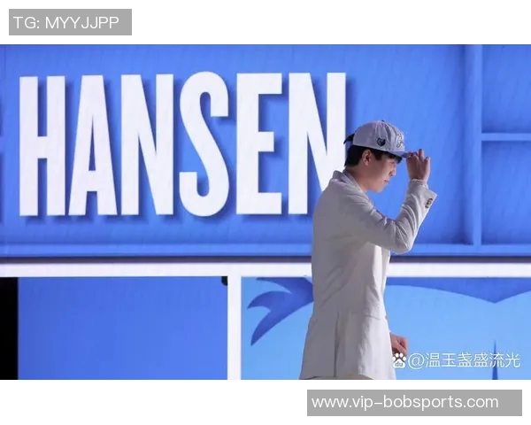 杨瀚森的崛起让尤班克斯黯然失色我们期待他闪耀的时刻到来 杨瀚森的崛起让尤班克斯黯然失色我们期待他闪耀的时刻到来