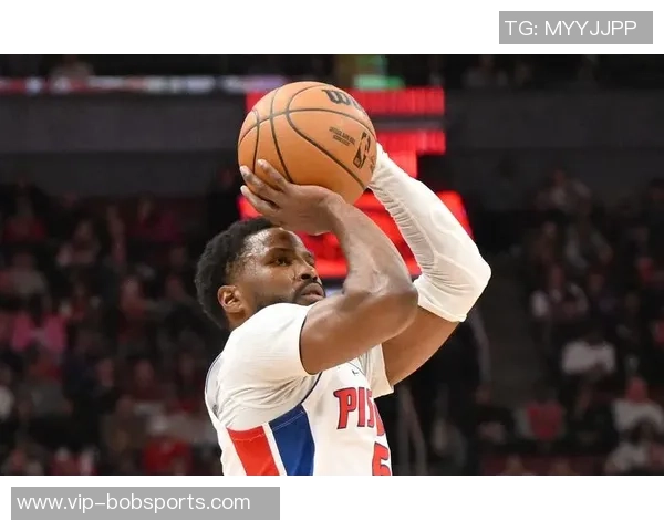 费尔斯上半场表现抢眼7号秀9投4中三分2中2贡献12分6板6助