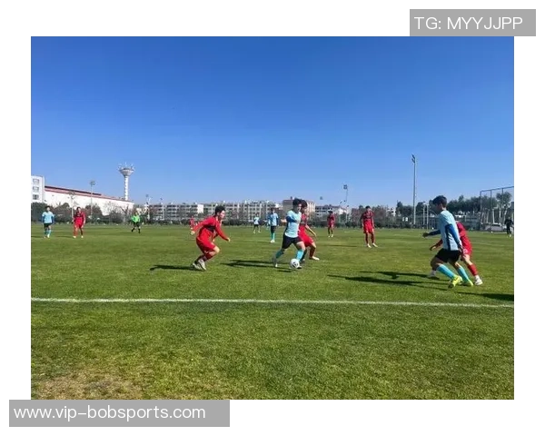 海港B队热身赛表现出色李圣龙对阵镇江队20分钟内贡献1射2传 海港B队热身赛表现出色李圣龙对阵镇江队20分钟内贡献1射2传